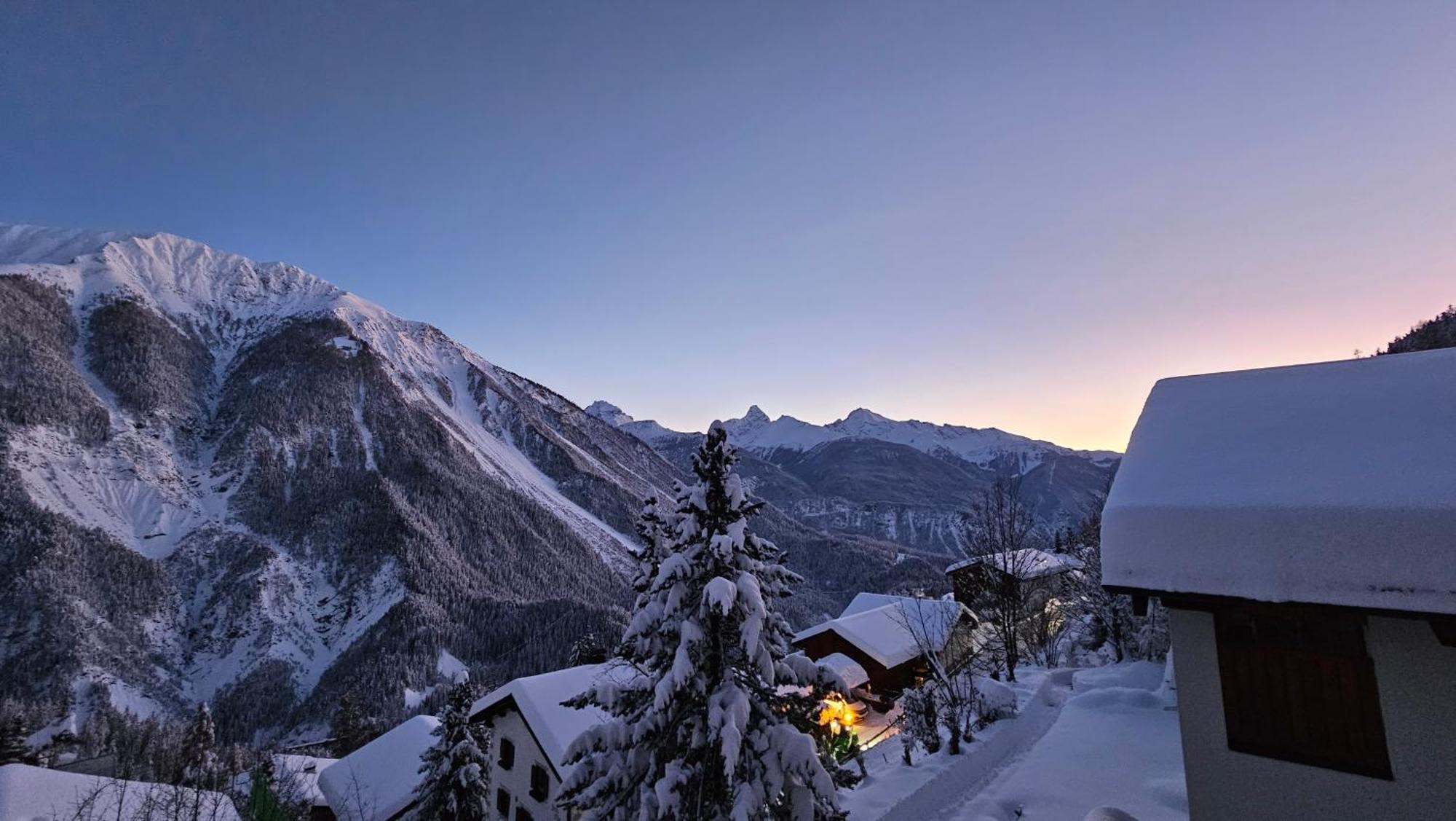 Aparthotel Muchetta Wiesen Buitenkant foto