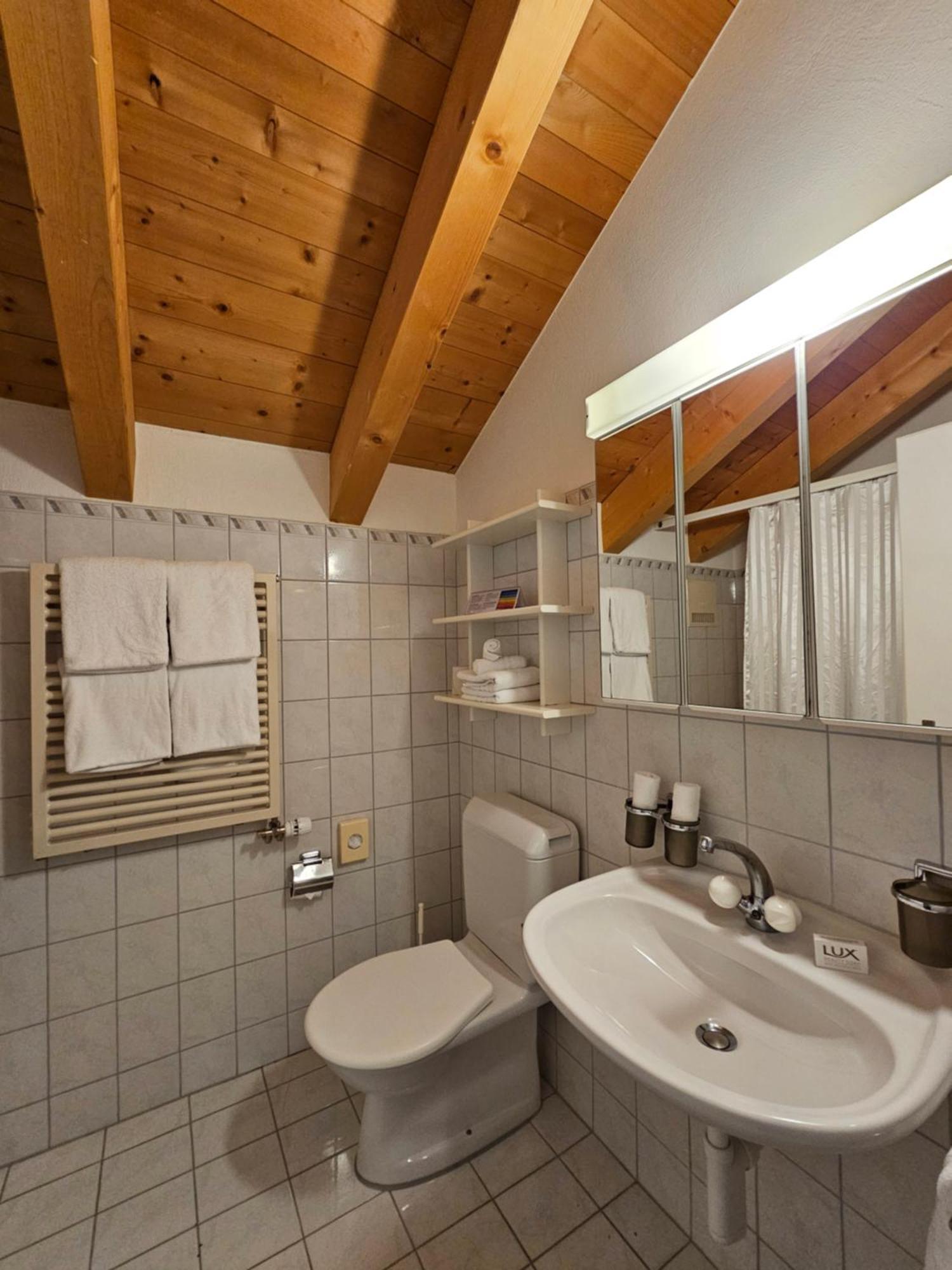 Aparthotel Muchetta Wiesen Buitenkant foto
