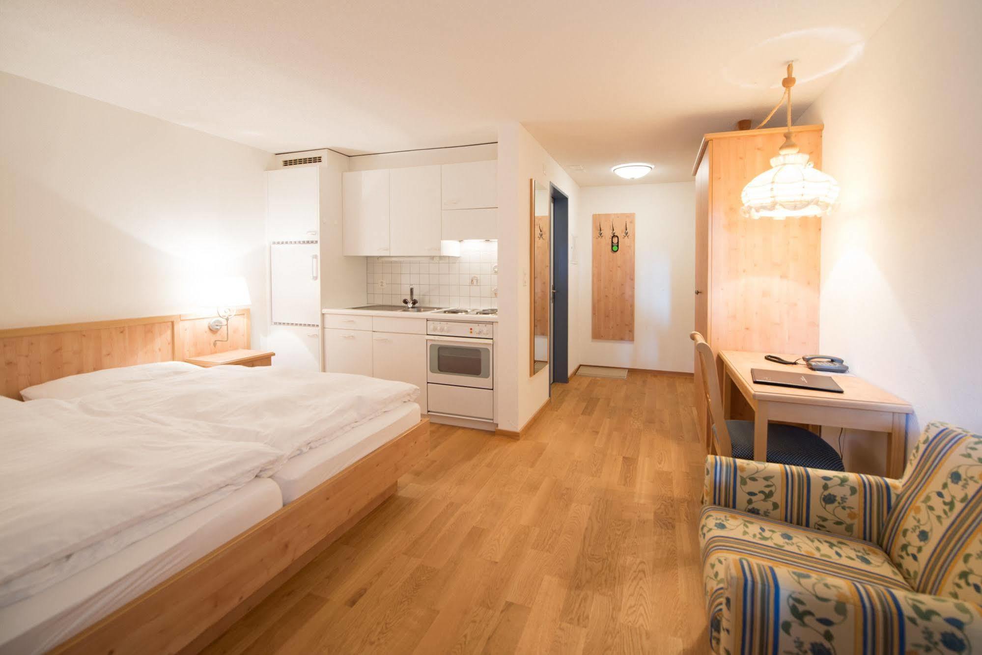 Aparthotel Muchetta Wiesen Buitenkant foto