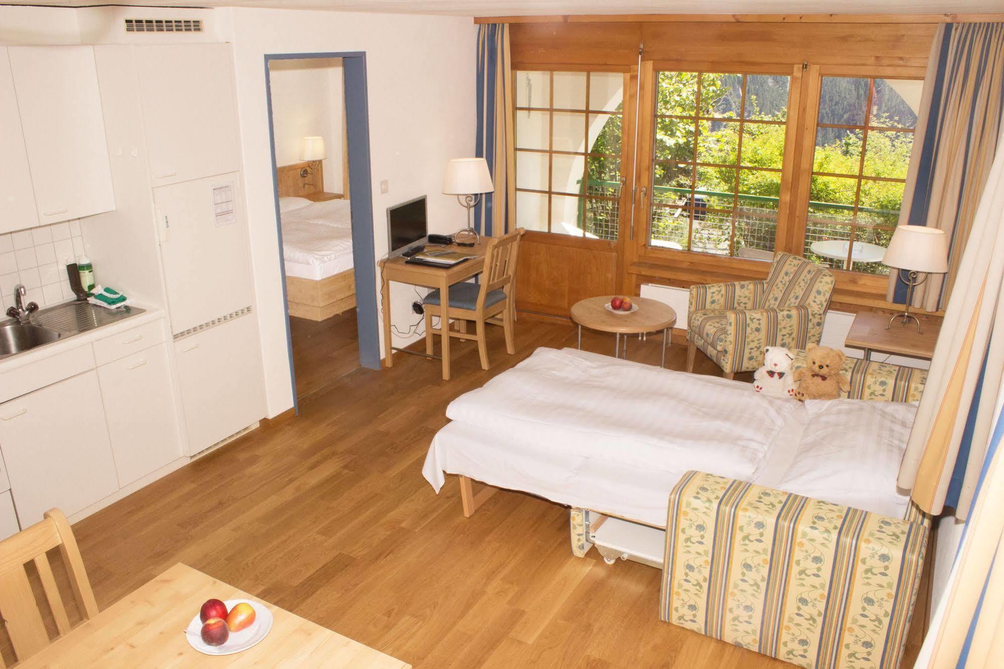 Aparthotel Muchetta Wiesen Buitenkant foto